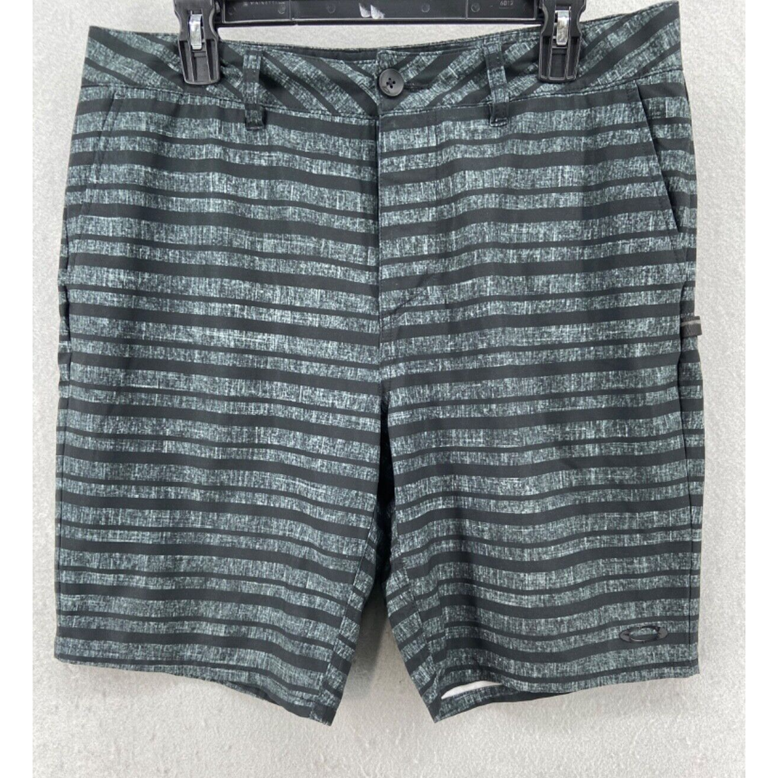 Oakley Shorts Mens Sz 33 Hybrid Board Black Gray Striped Stretch Swim Casual